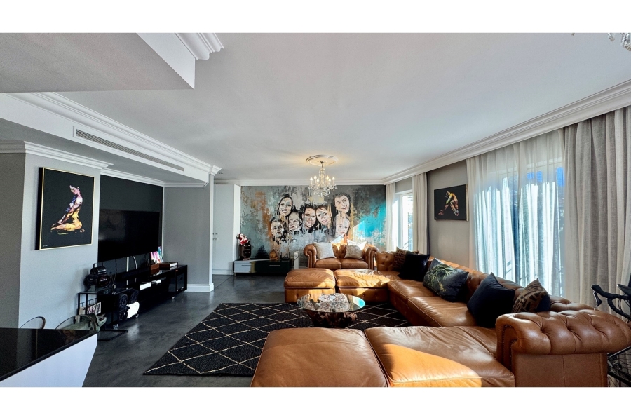 To Let 2 Bedroom Property for Rent in Green Point Western Cape
